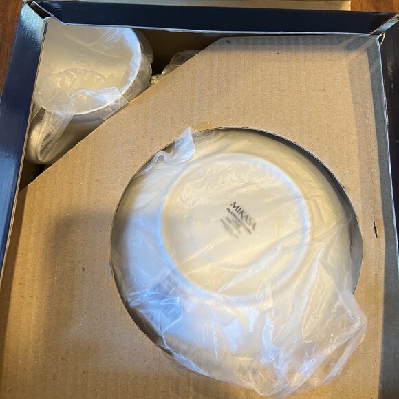 Mikasa Platinum Crown 5-Piece Place Setting, Service for 1 - Picture 5 of 6